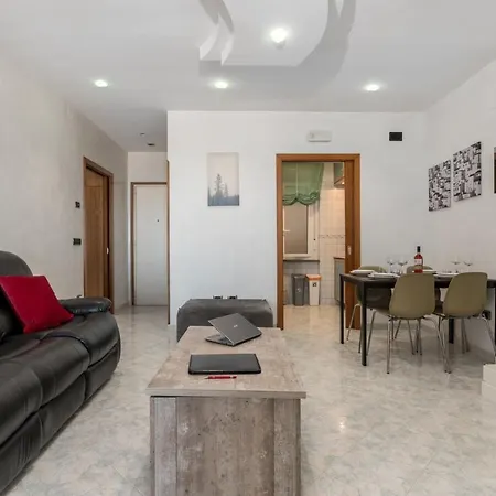 アパート Con Balcone Panoramico 