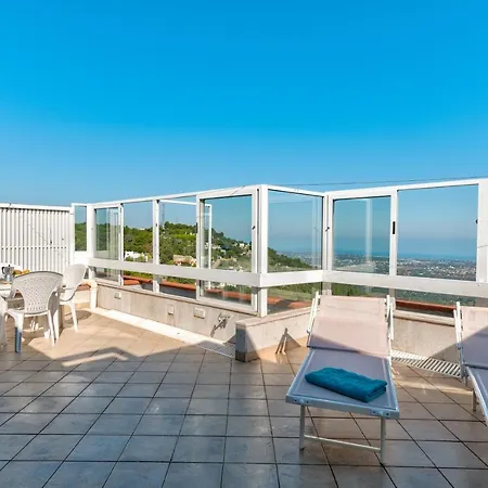 アパート Con Balcone Panoramico 